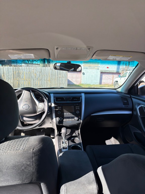 2015 Nissan Altima Image 12