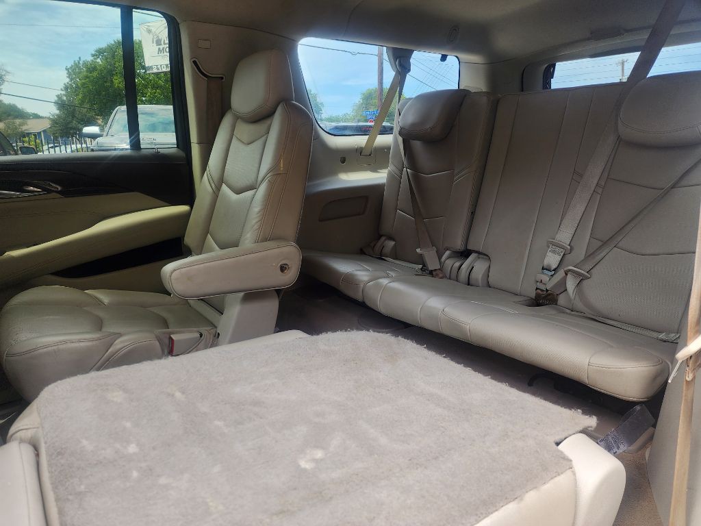 2016 Cadillac Escalade Image 6