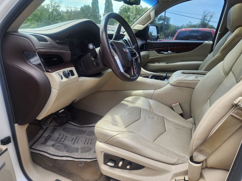 2016 Cadillac Escalade Image 11