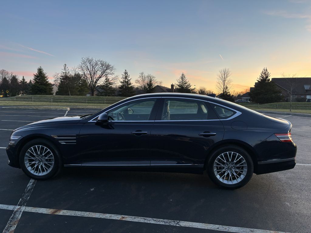 2023 Genesis G80 Image 8