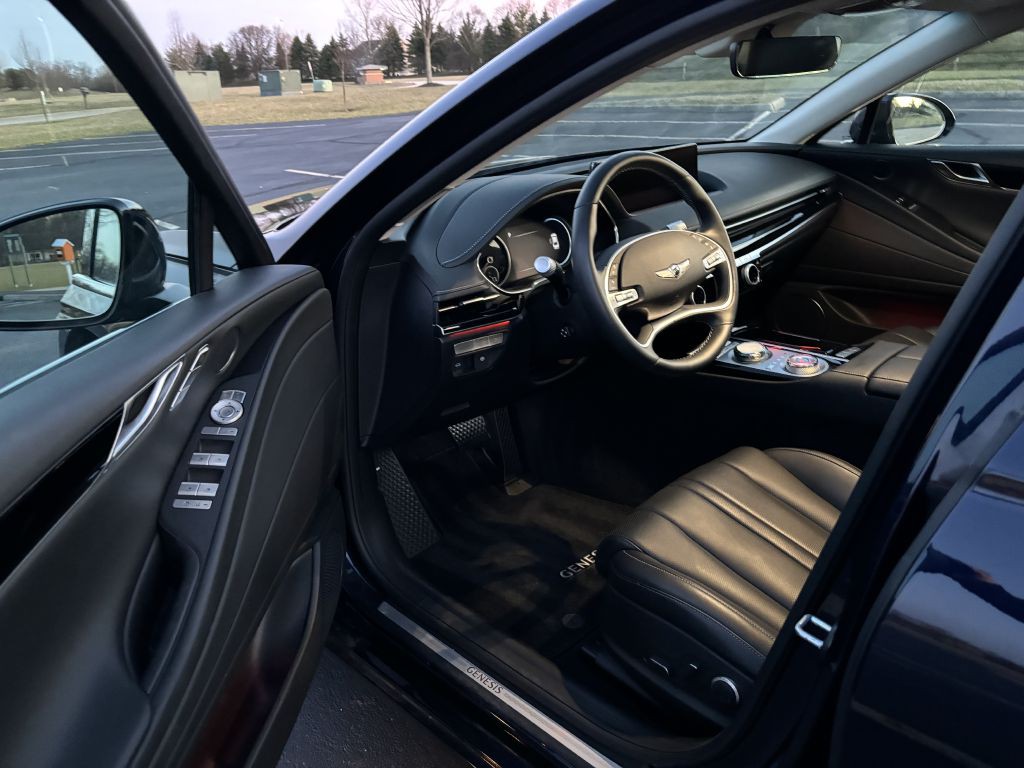2023 Genesis G80 Image 9