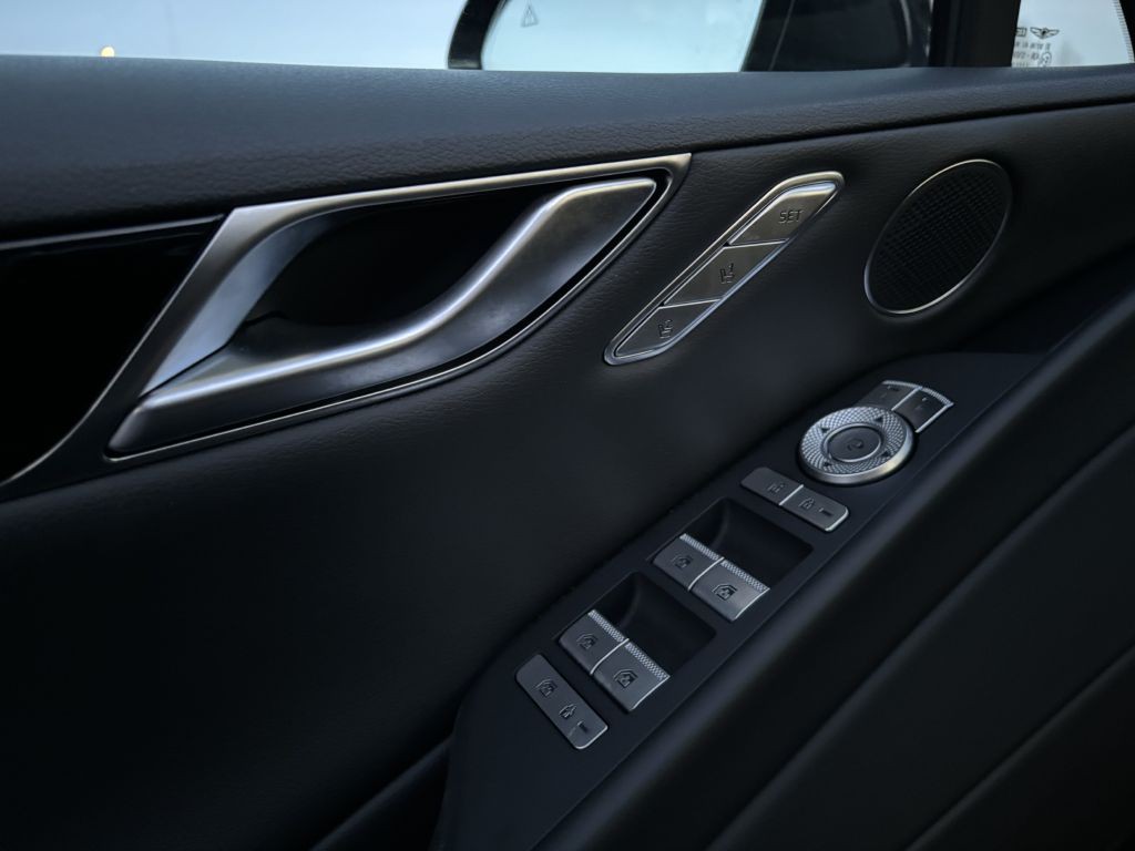 2023 Genesis G80 Image 14