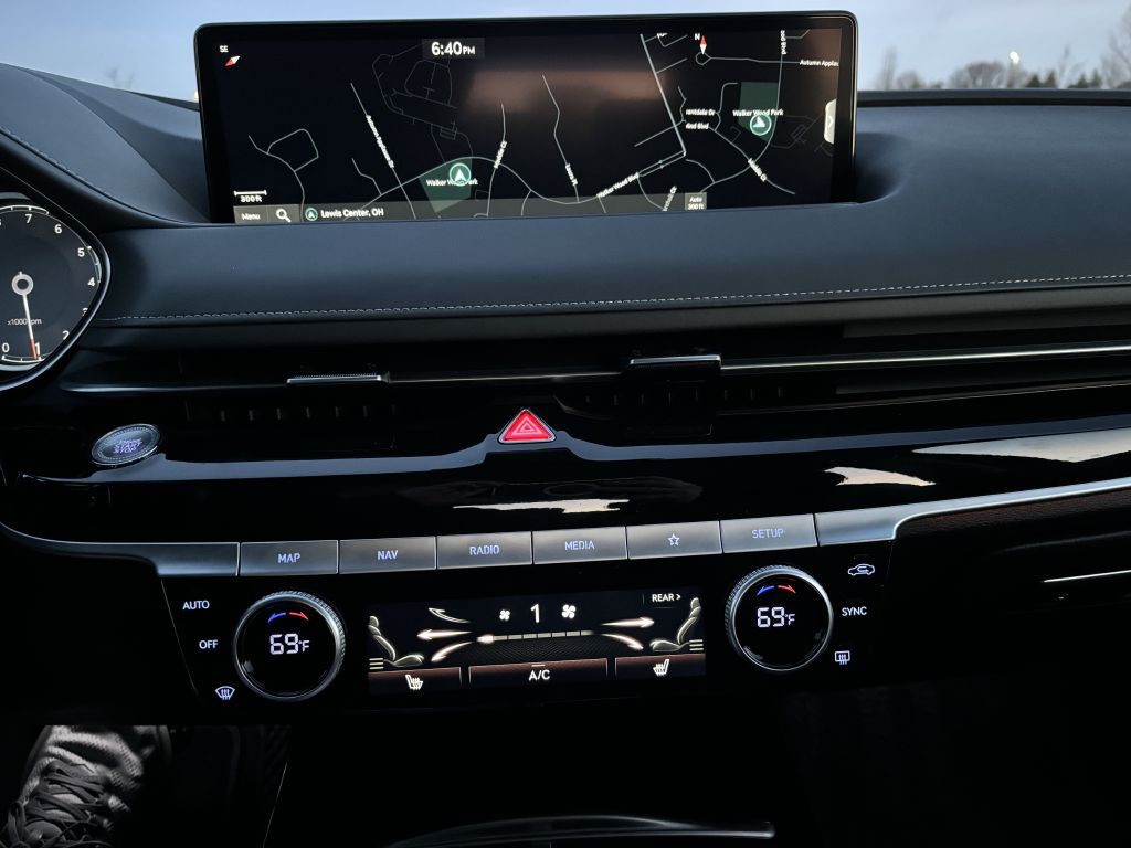 2023 Genesis G80 Image 19