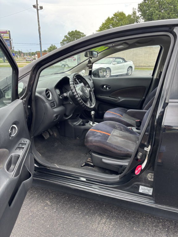 2015 Nissan Versa Image 9