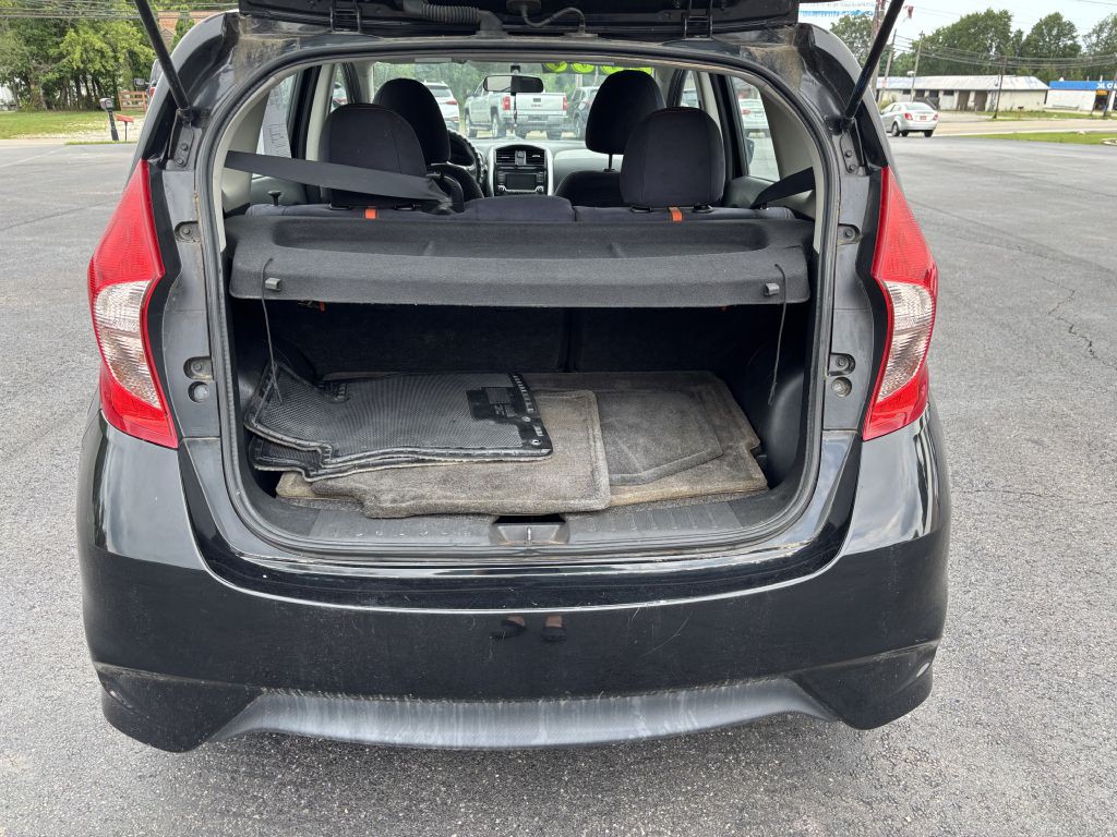 2015 Nissan Versa Image 13
