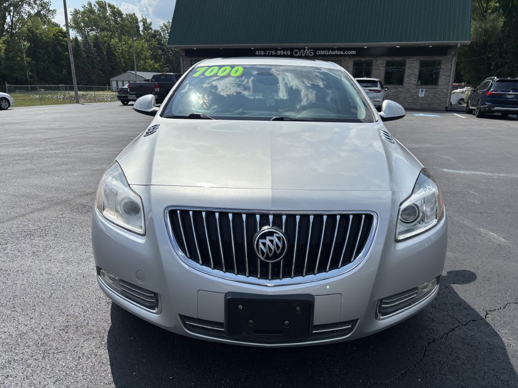 2011 Buick Regal Image 2
