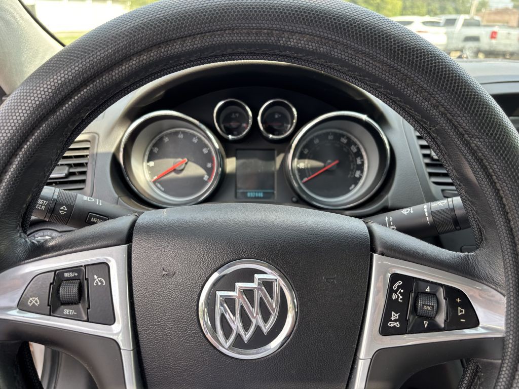 2011 Buick Regal Image 13
