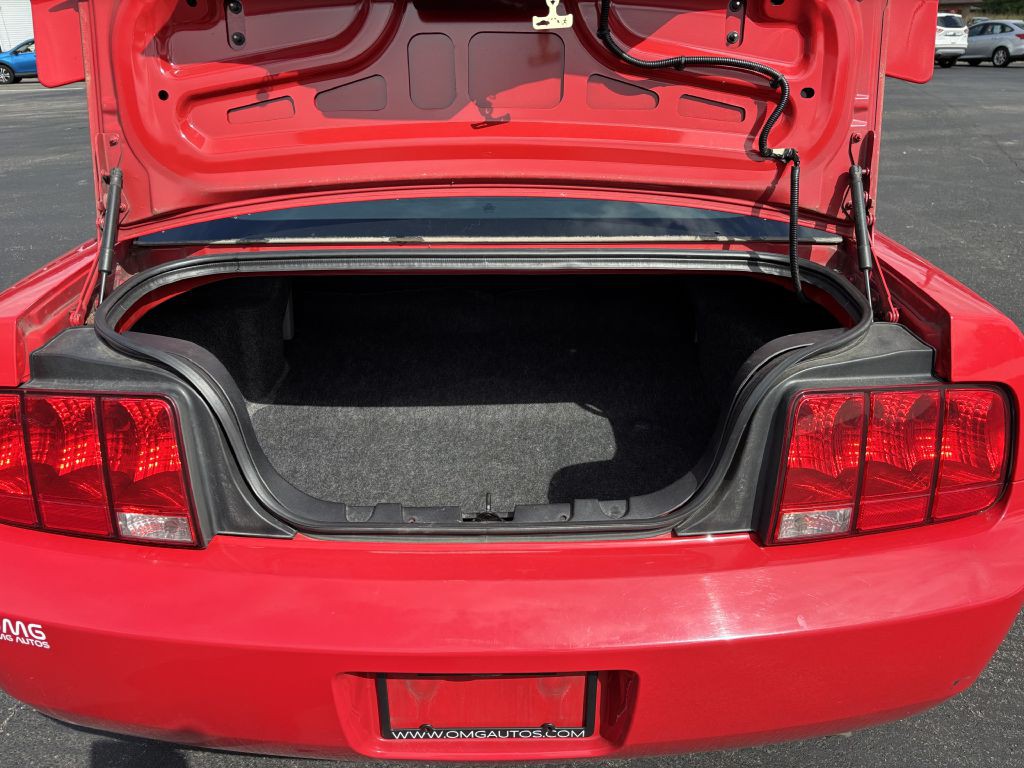 2008 Ford Mustang Image 11