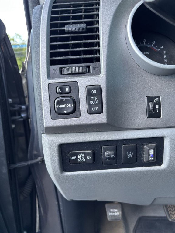 2011 Toyota Tundra Image 14