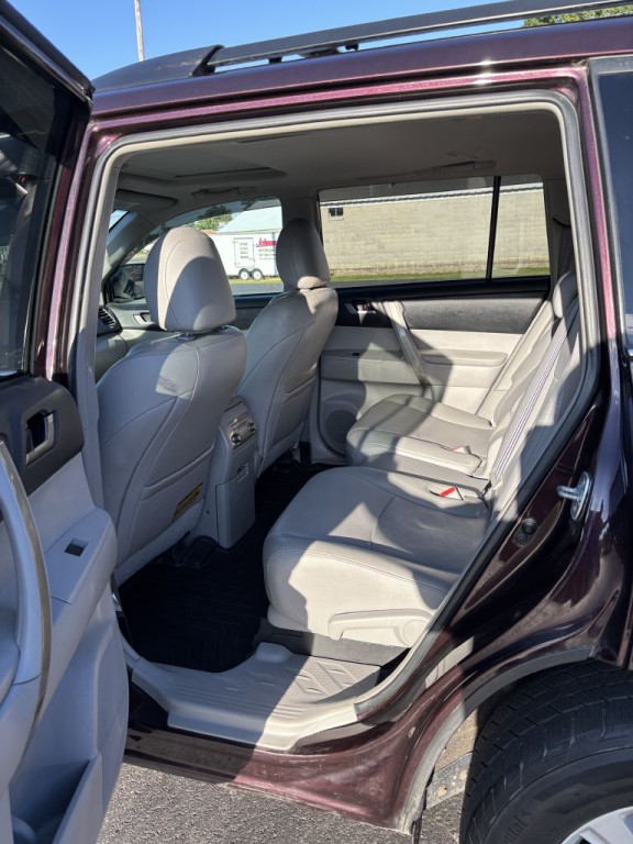 2013 Toyota Highlander Image 10
