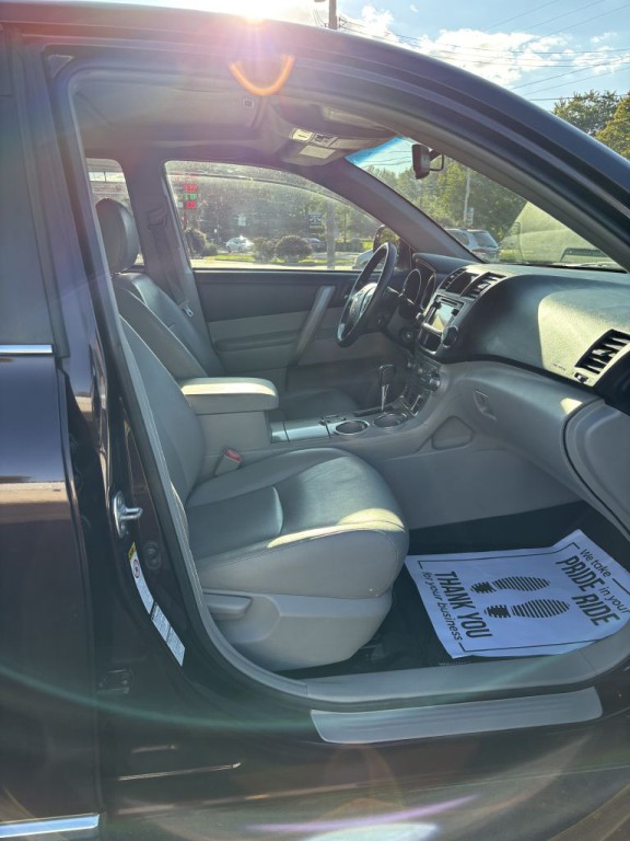 2013 Toyota Highlander Image 11