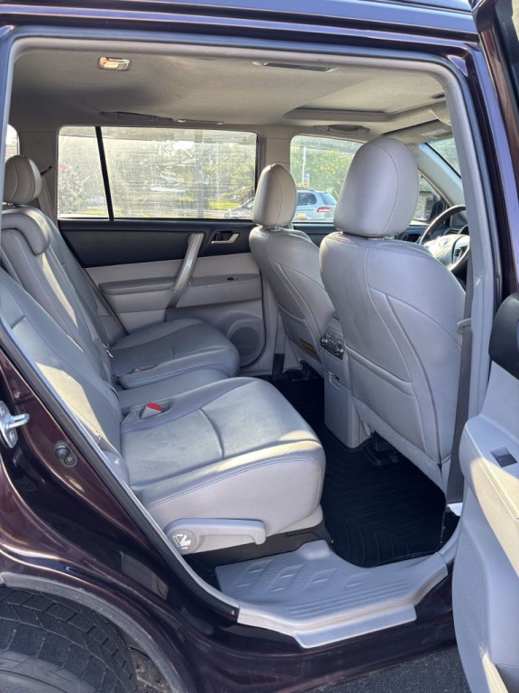 2013 Toyota Highlander Image 12