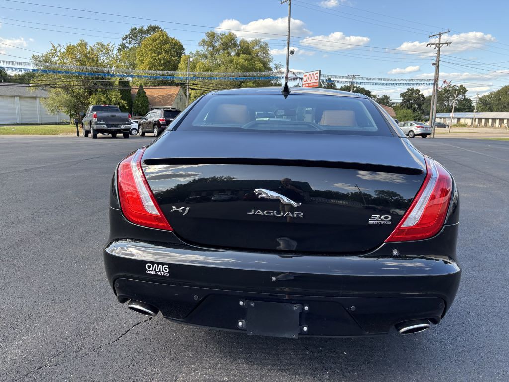 2017 Jaguar XJ Image 6