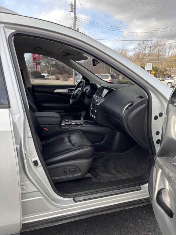 2020 Nissan Pathfinder Image 11