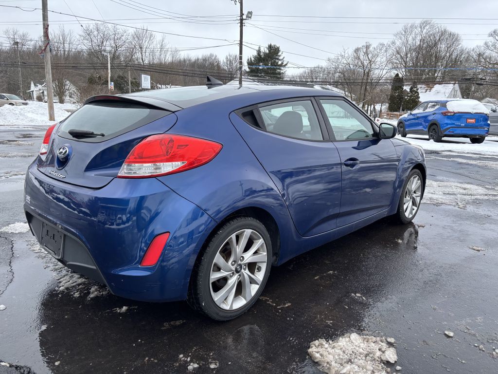 2017 Hyundai Veloster Image 5