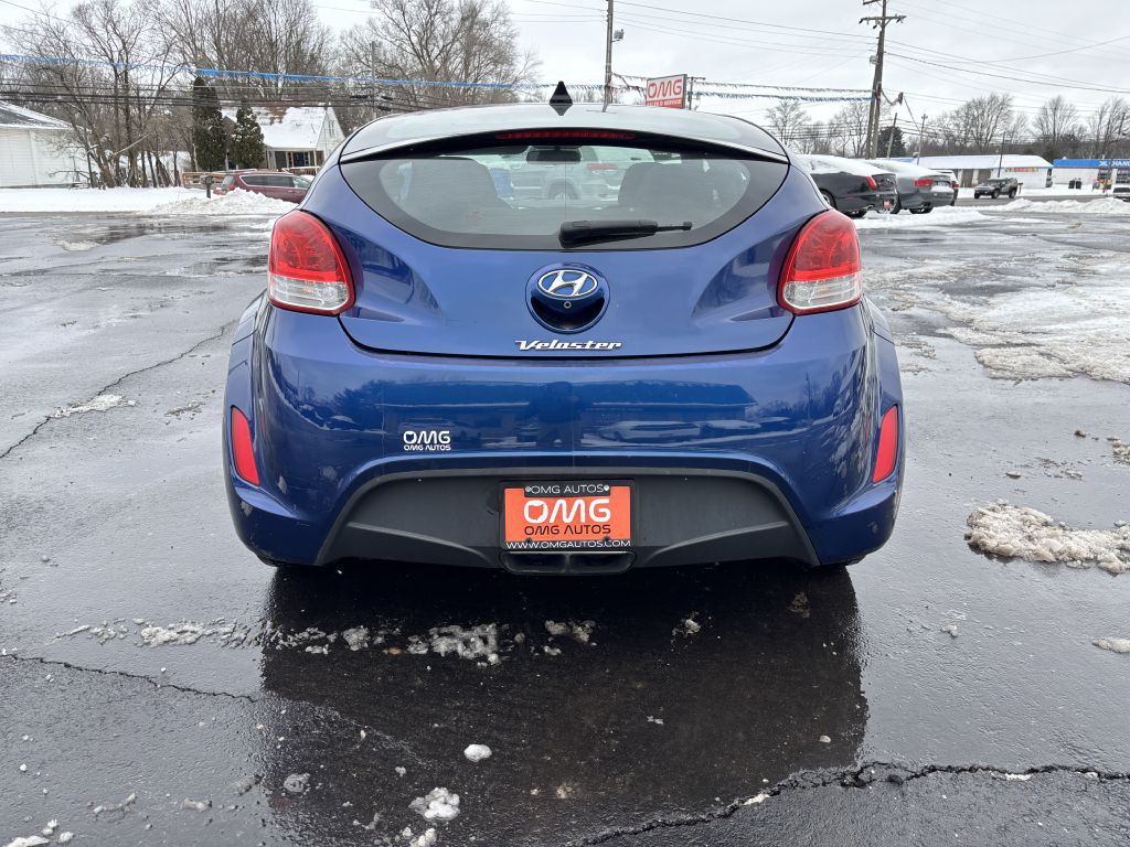 2017 Hyundai Veloster Image 6