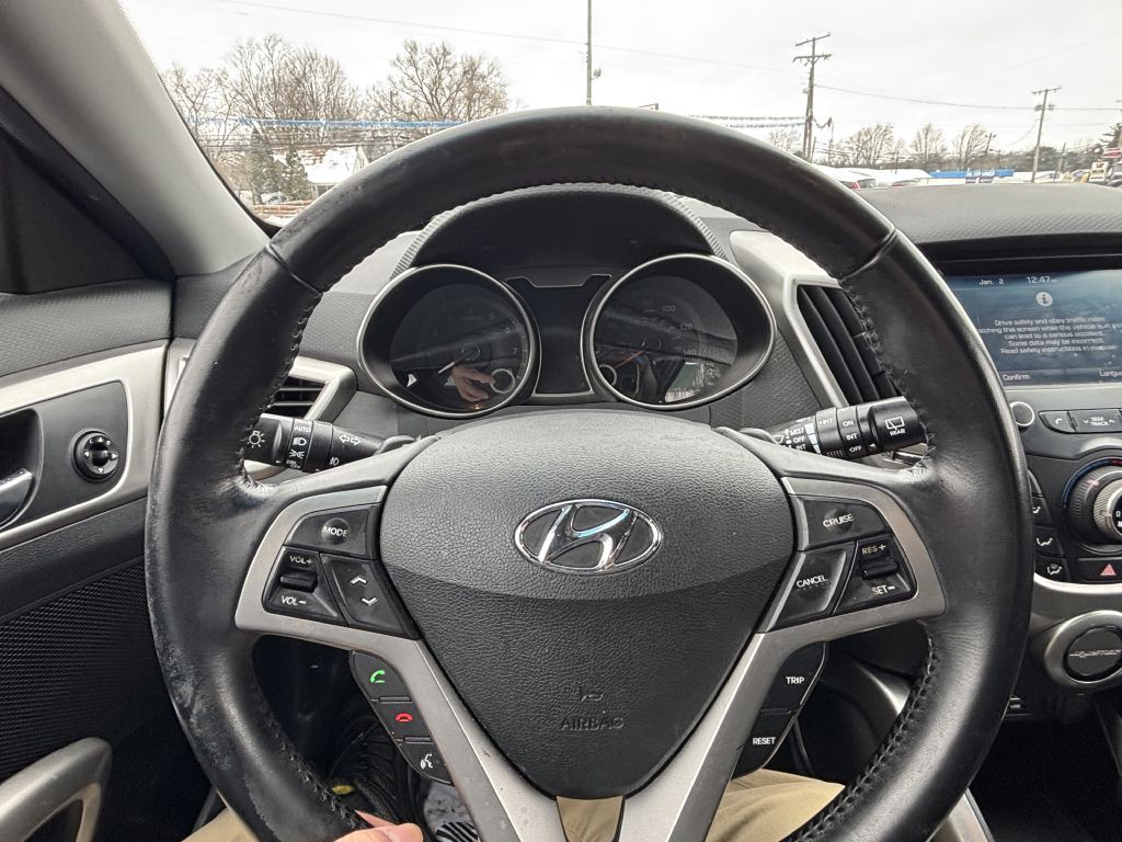 2017 Hyundai Veloster Image 13