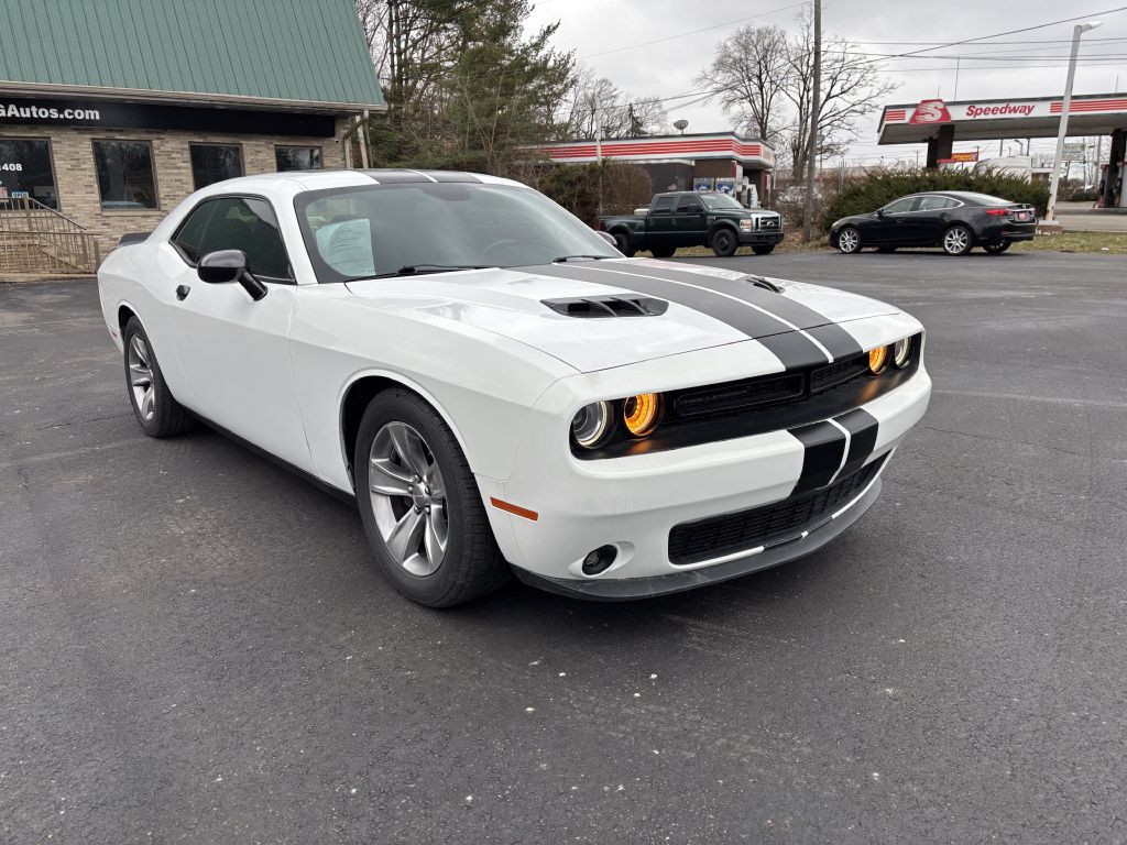2017 Dodge Challenger Image 3