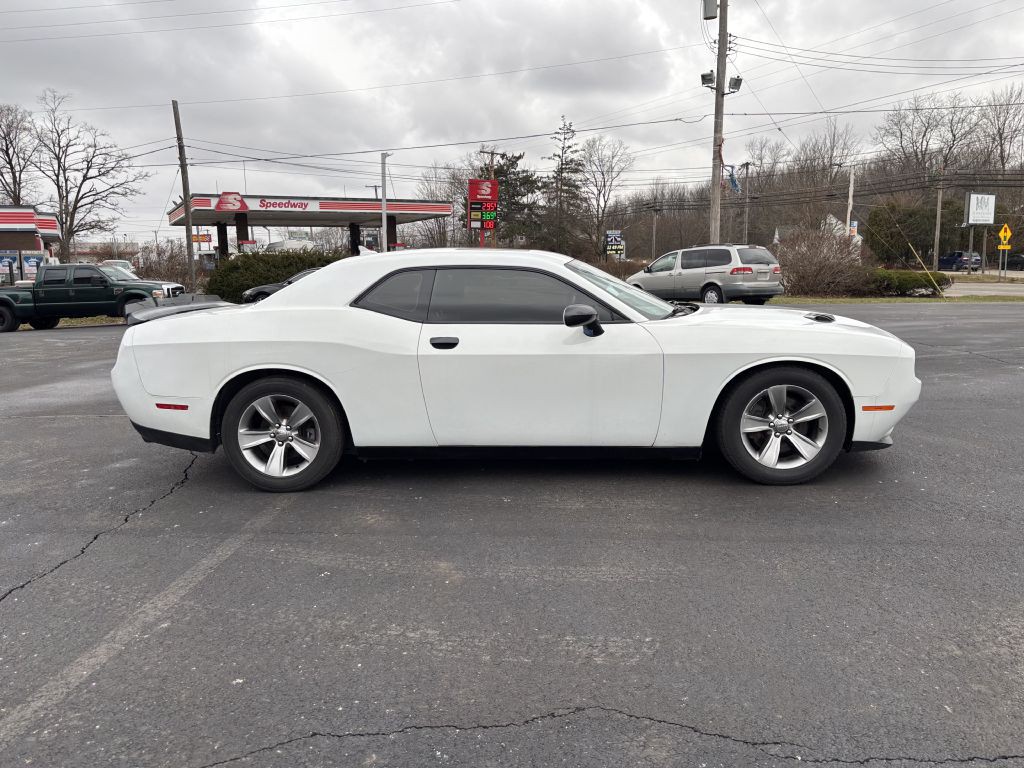 2017 Dodge Challenger Image 4