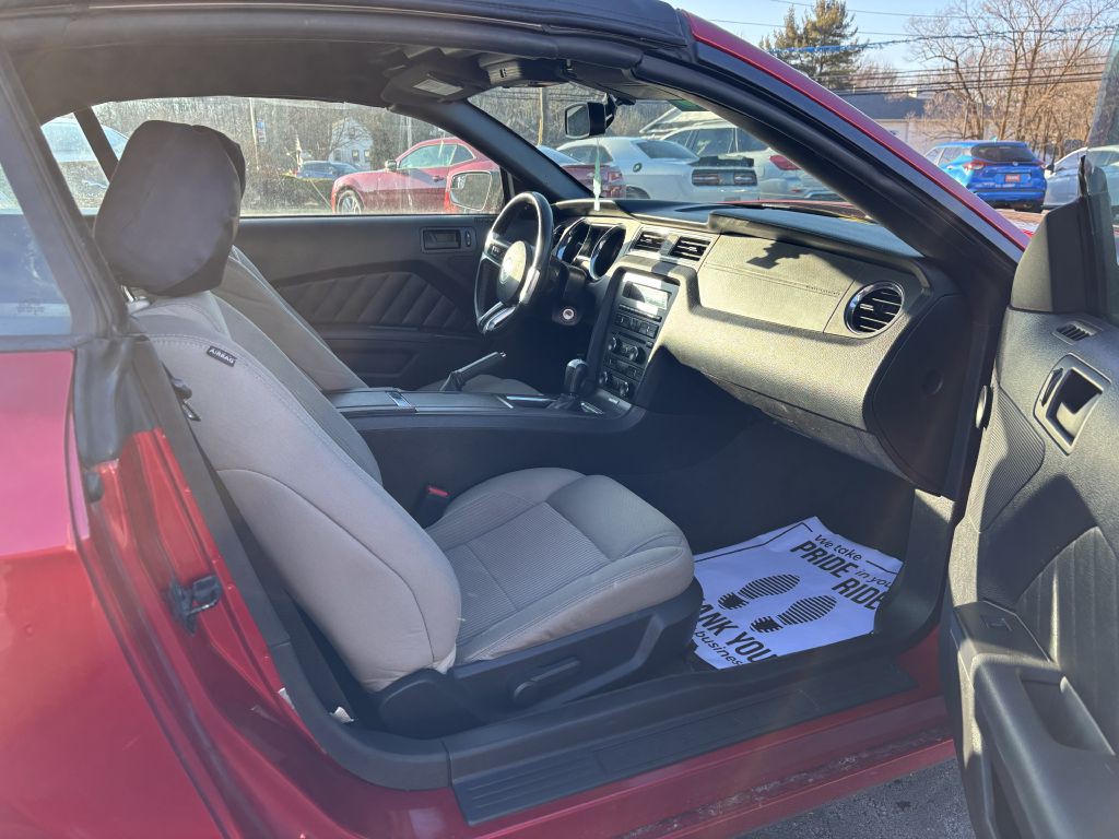 2013 Ford Mustang Image 10