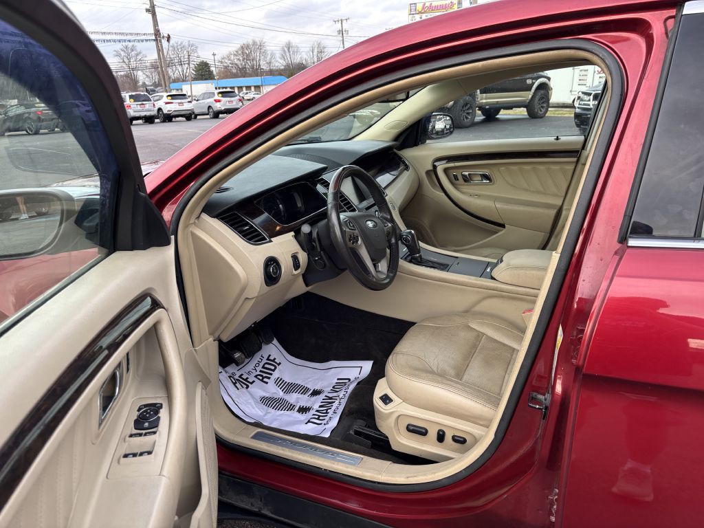 2015 Ford Taurus Image 9