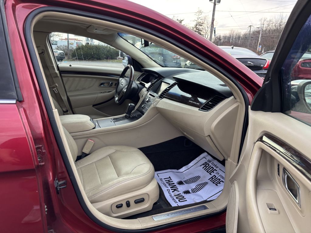 2015 Ford Taurus Image 11