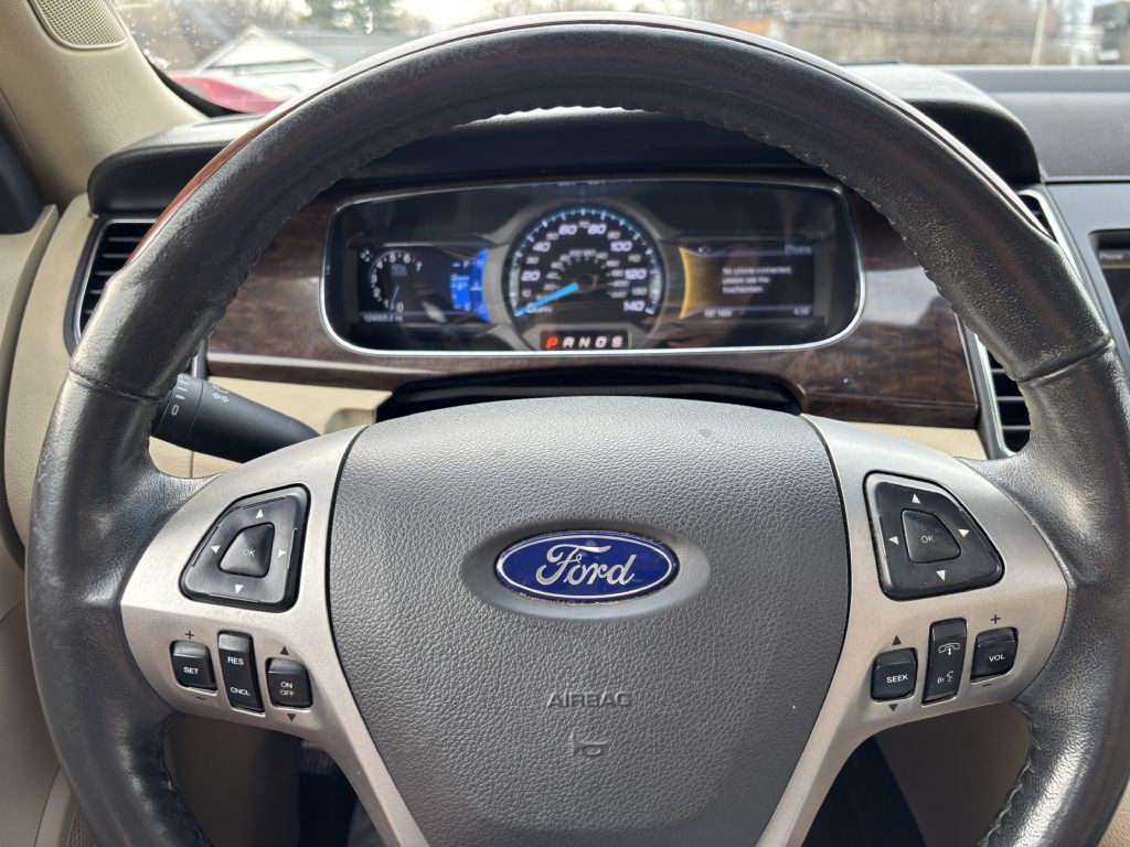 2015 Ford Taurus Image 15