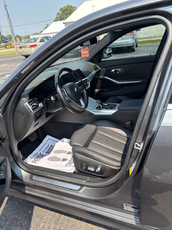 2021 BMW 3 Series Image 9