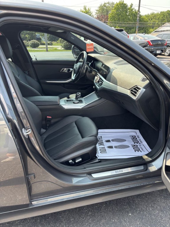 2021 BMW 3 Series Image 11