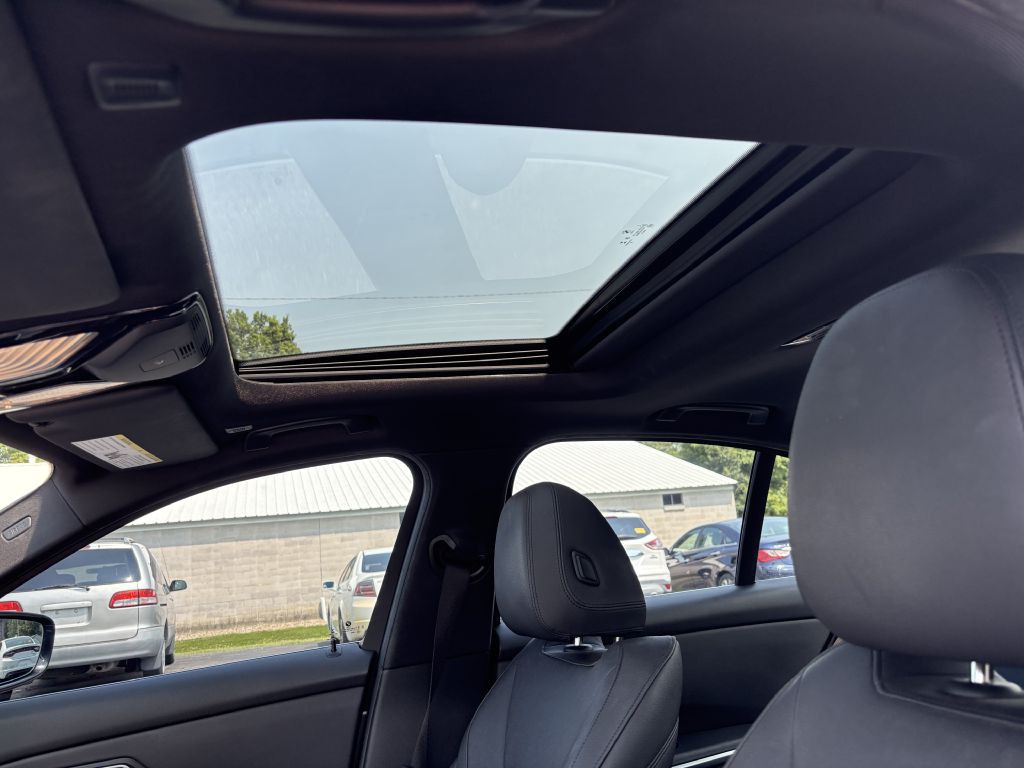 2021 BMW 3 Series Image 19