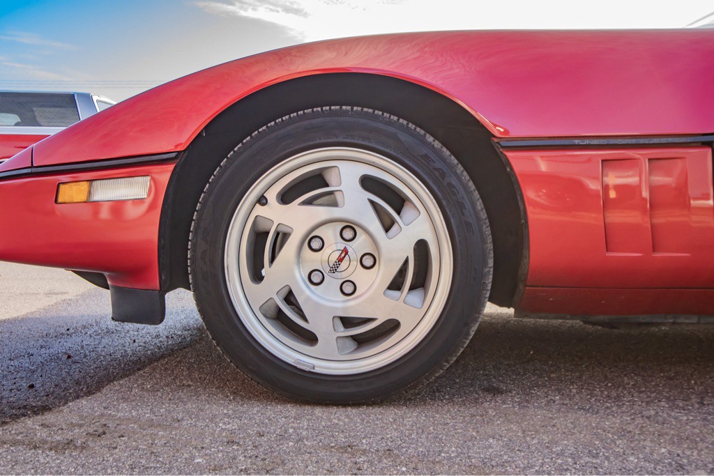 1990 Chevrolet Corvette Image 3