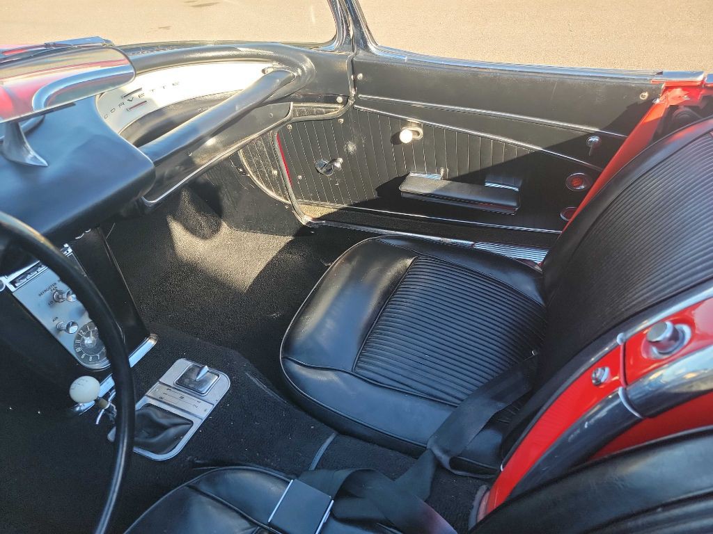 1962 Chevrolet Corvette Image 32