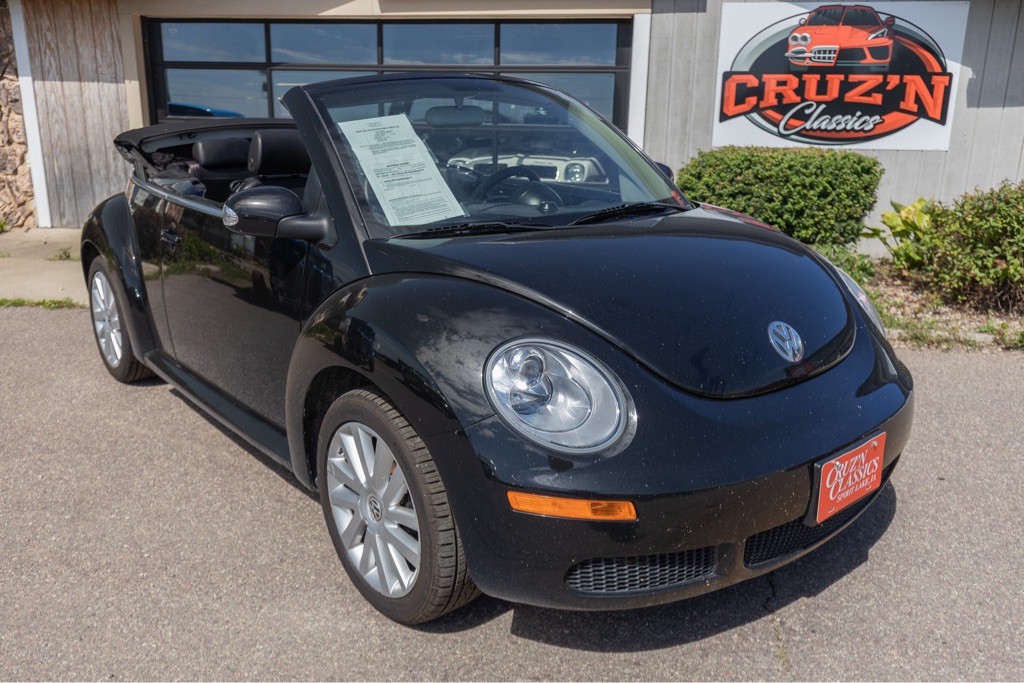 2008 Volkswagen Beetle Image 1