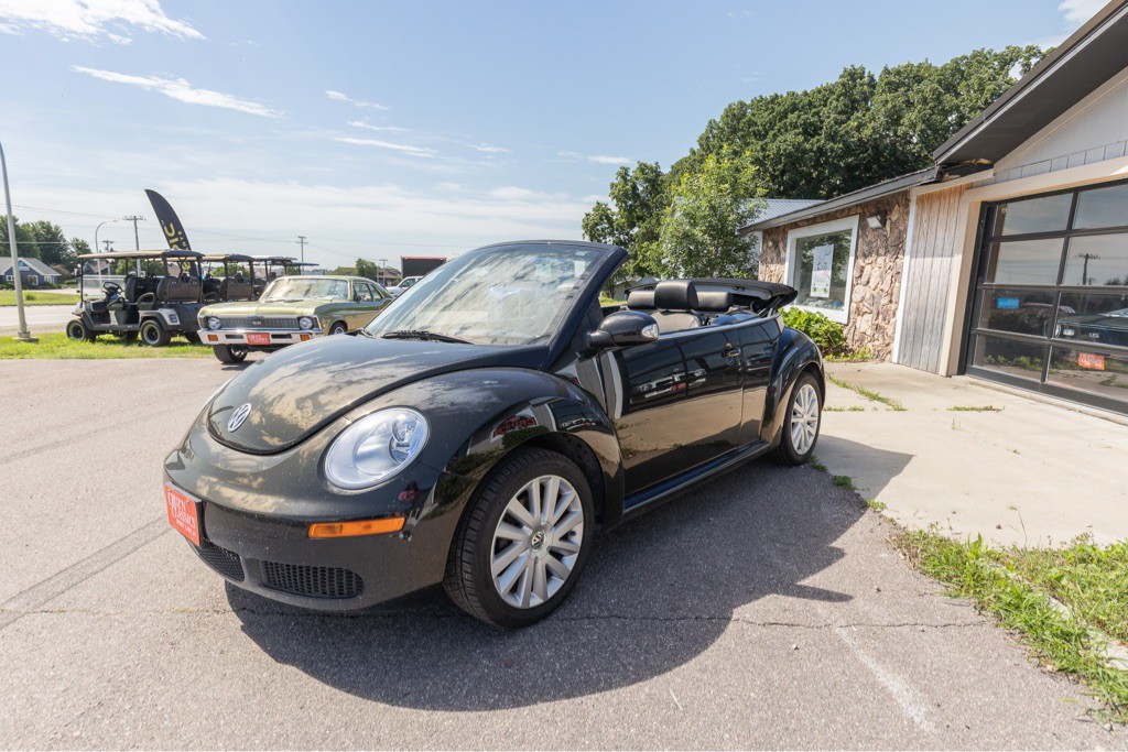 2008 Volkswagen Beetle Image 4