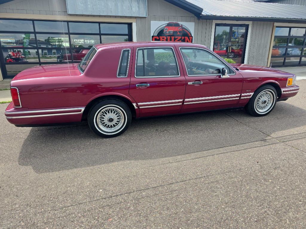 1993 Lincoln Town Car Image 12