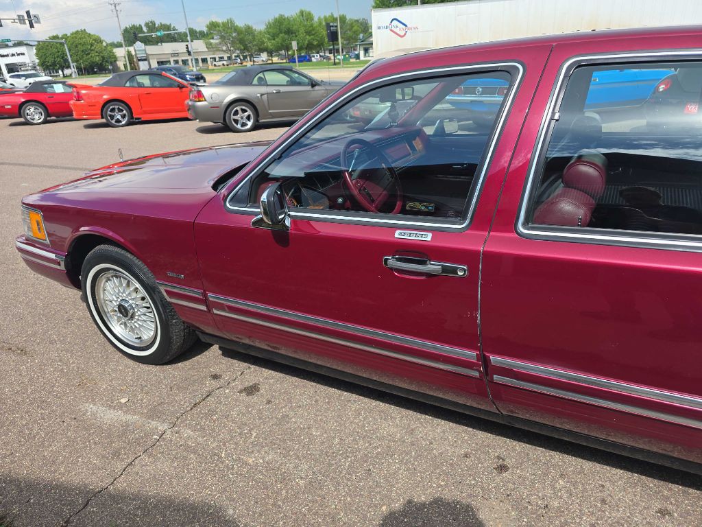 1993 Lincoln Town Car Image 18