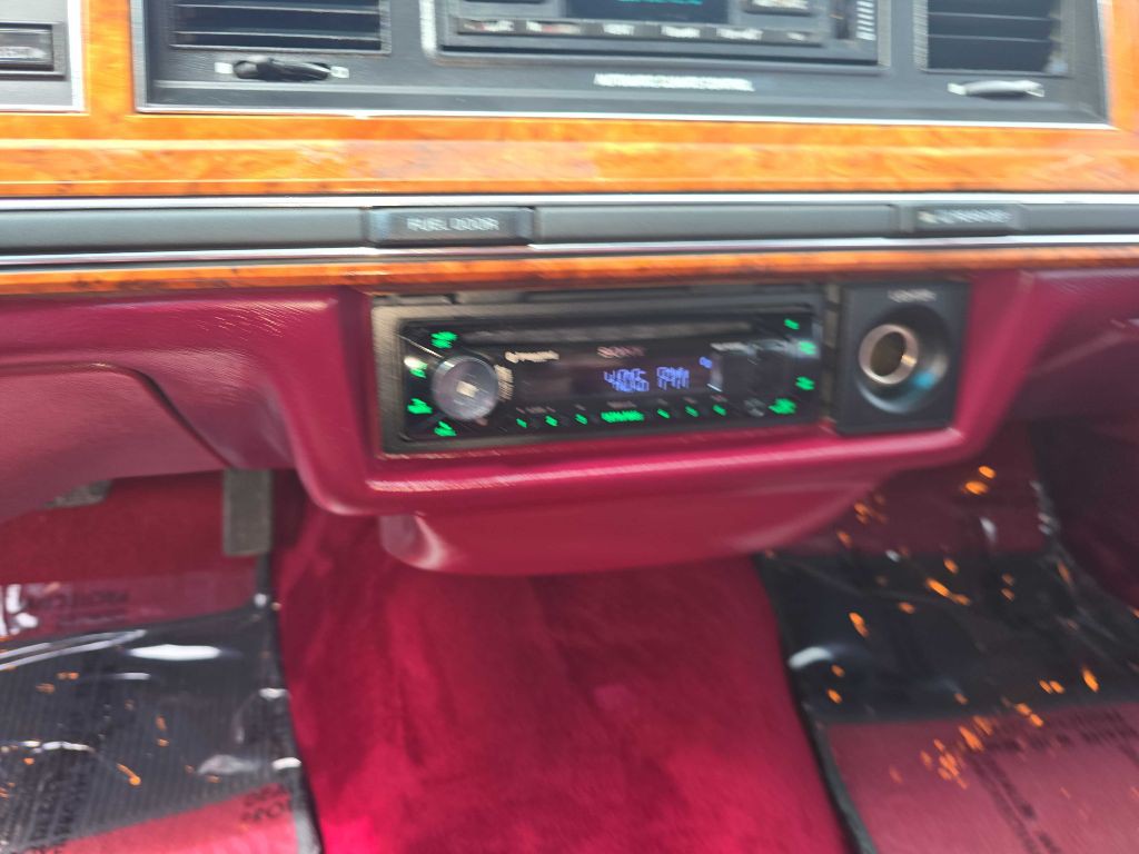 1993 Lincoln Town Car Image 41
