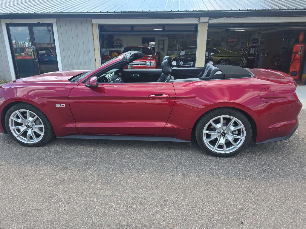 2015 Ford Mustang Image 2