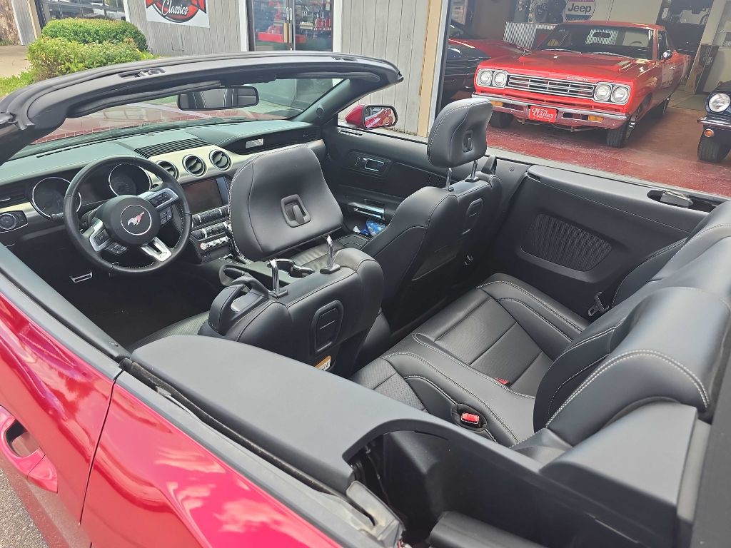 2015 Ford Mustang Image 25