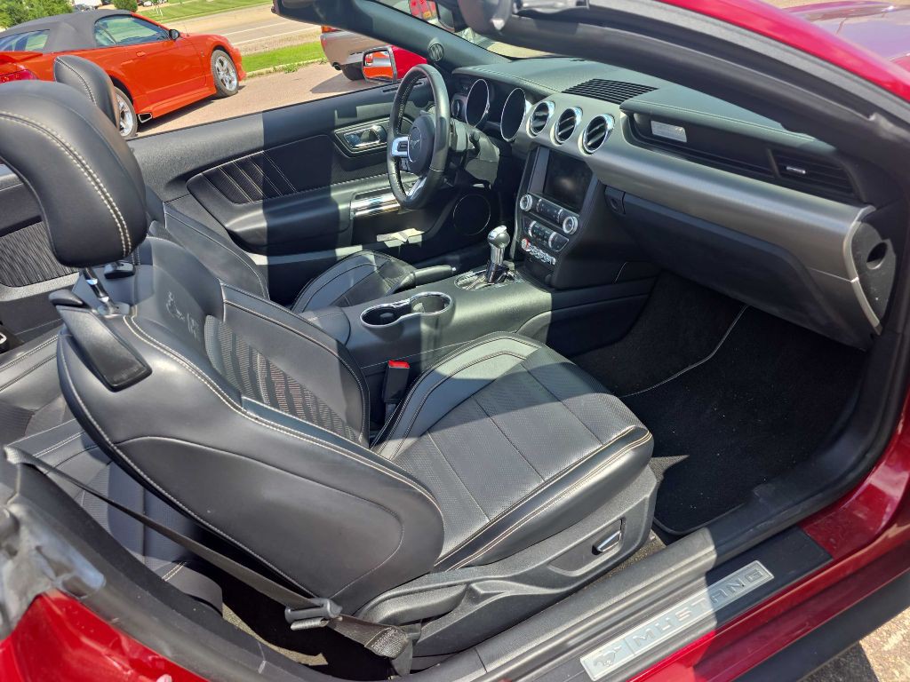 2015 Ford Mustang Image 43