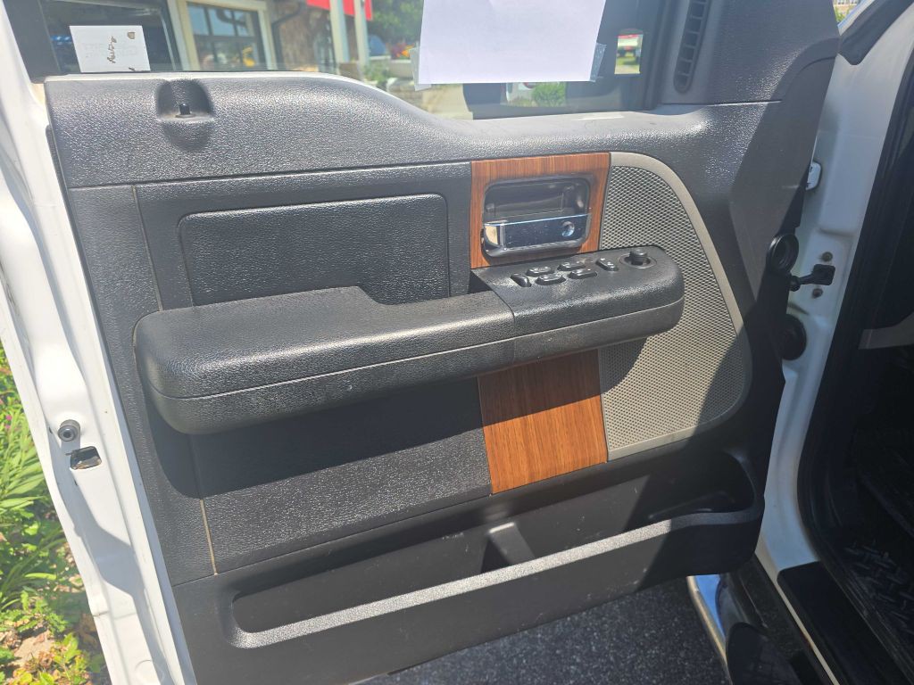 2004 Ford F-150 Image 24