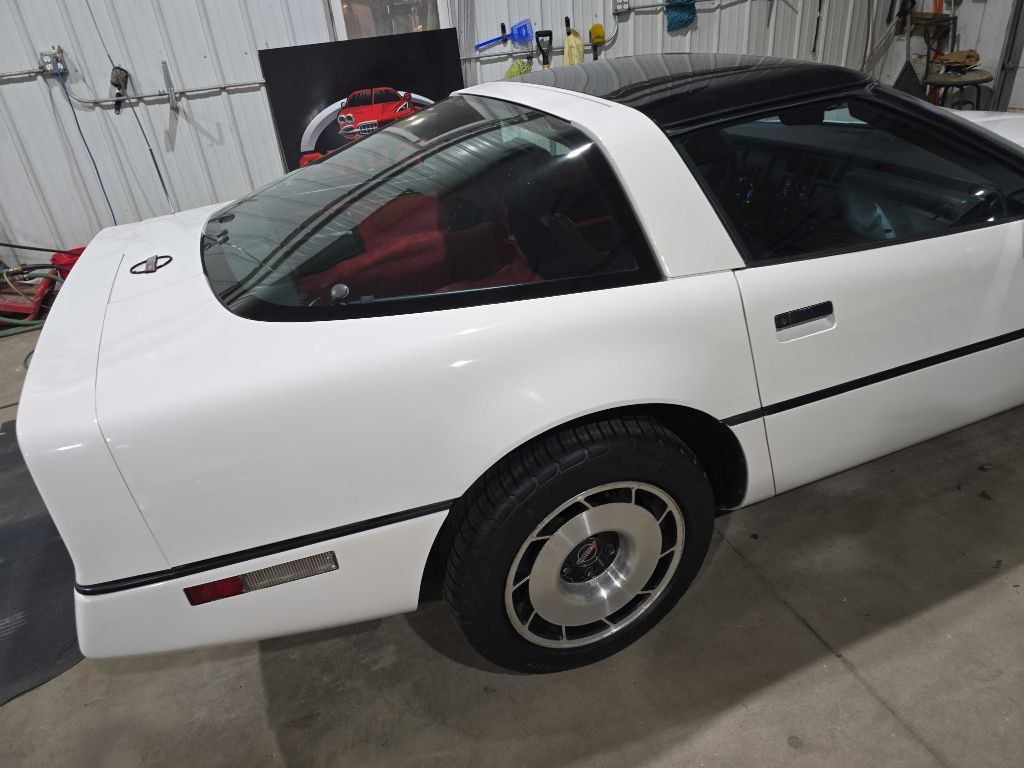1985 Chevrolet Corvette Image 7