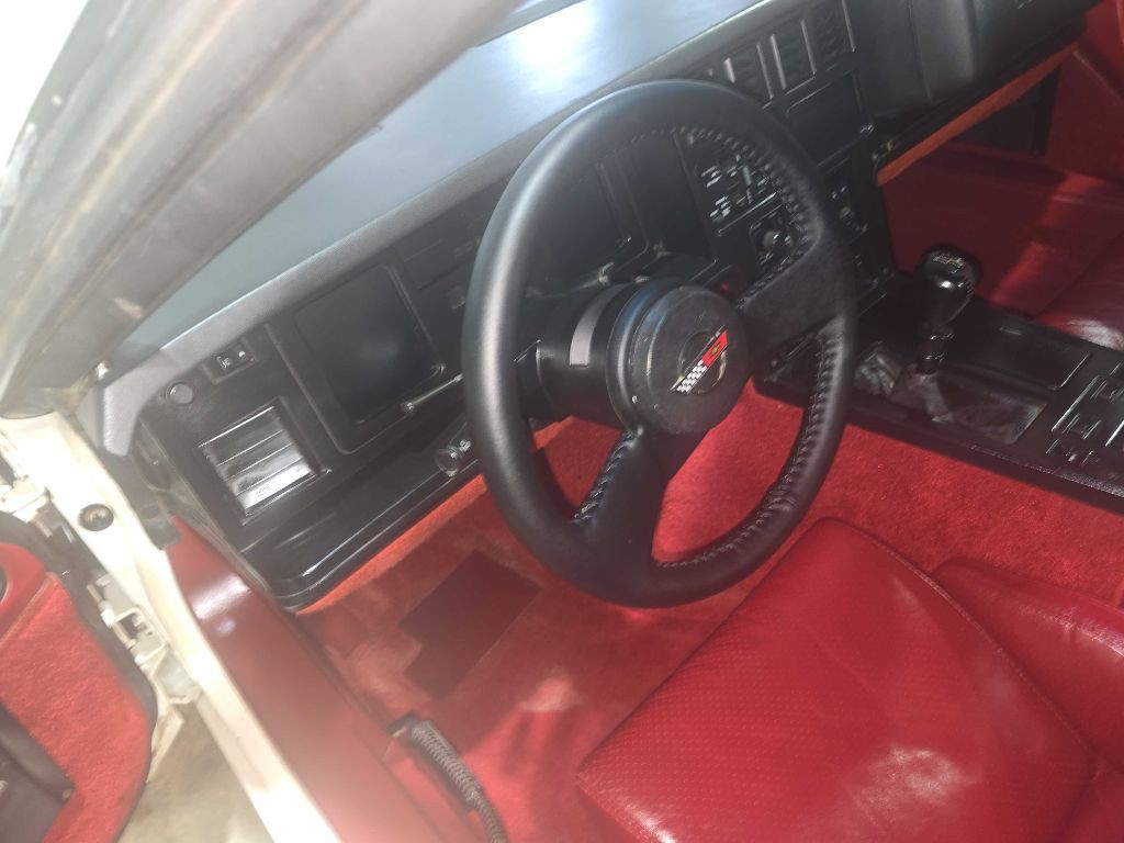 1985 Chevrolet Corvette Image 14