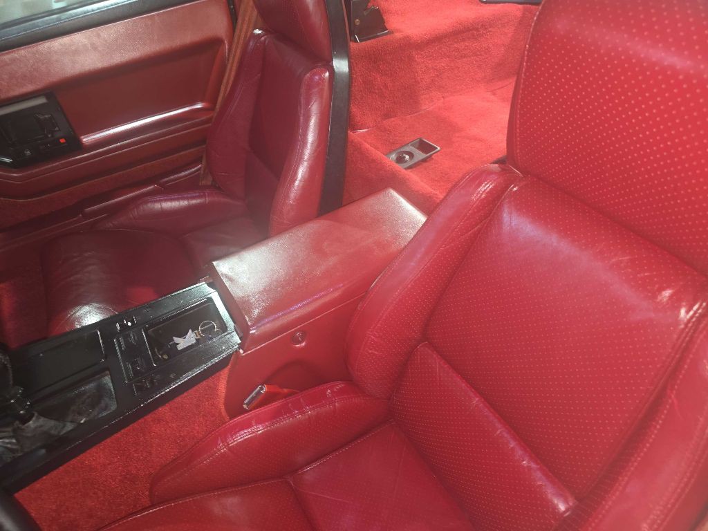 1985 Chevrolet Corvette Image 16