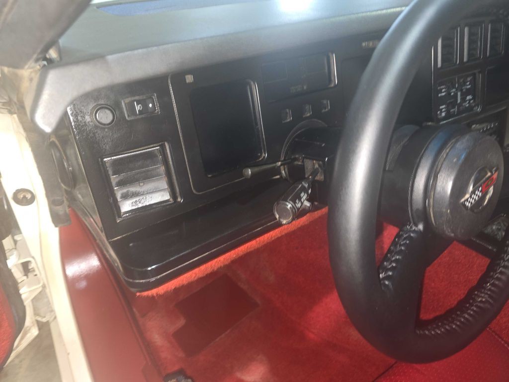 1985 Chevrolet Corvette Image 23