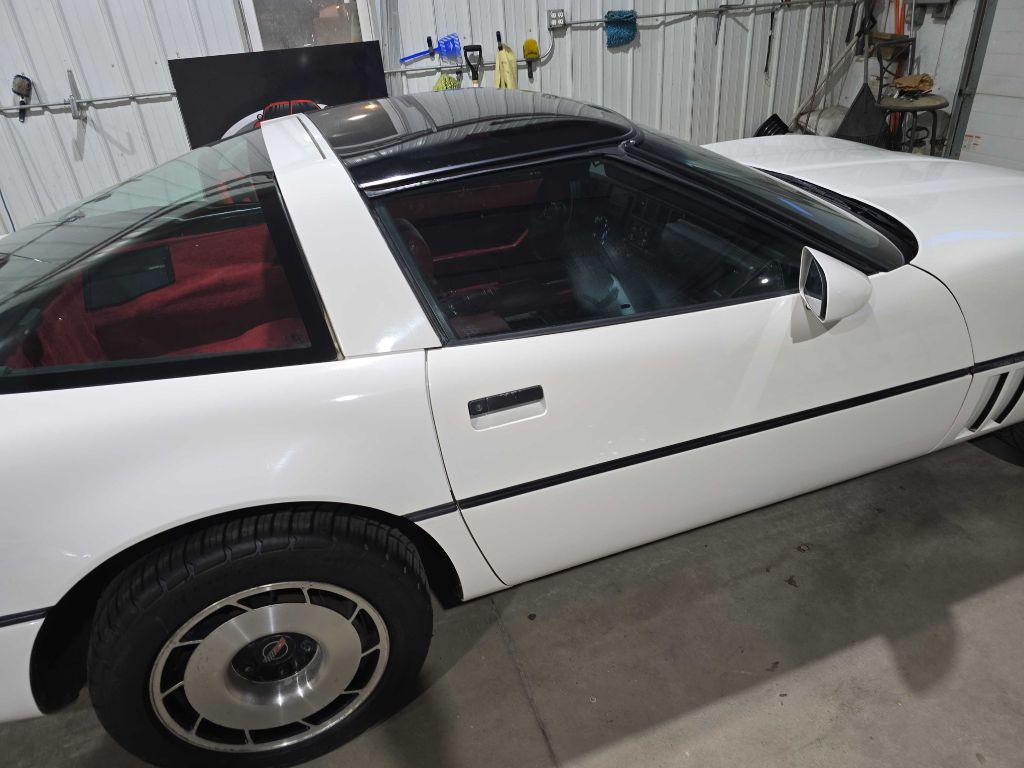 1985 Chevrolet Corvette Image 26