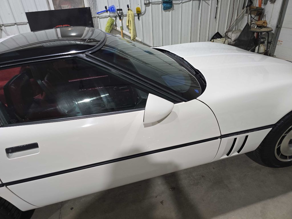 1985 Chevrolet Corvette Image 28