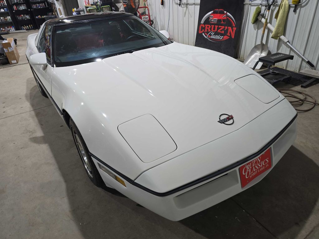 1985 Chevrolet Corvette Image 32
