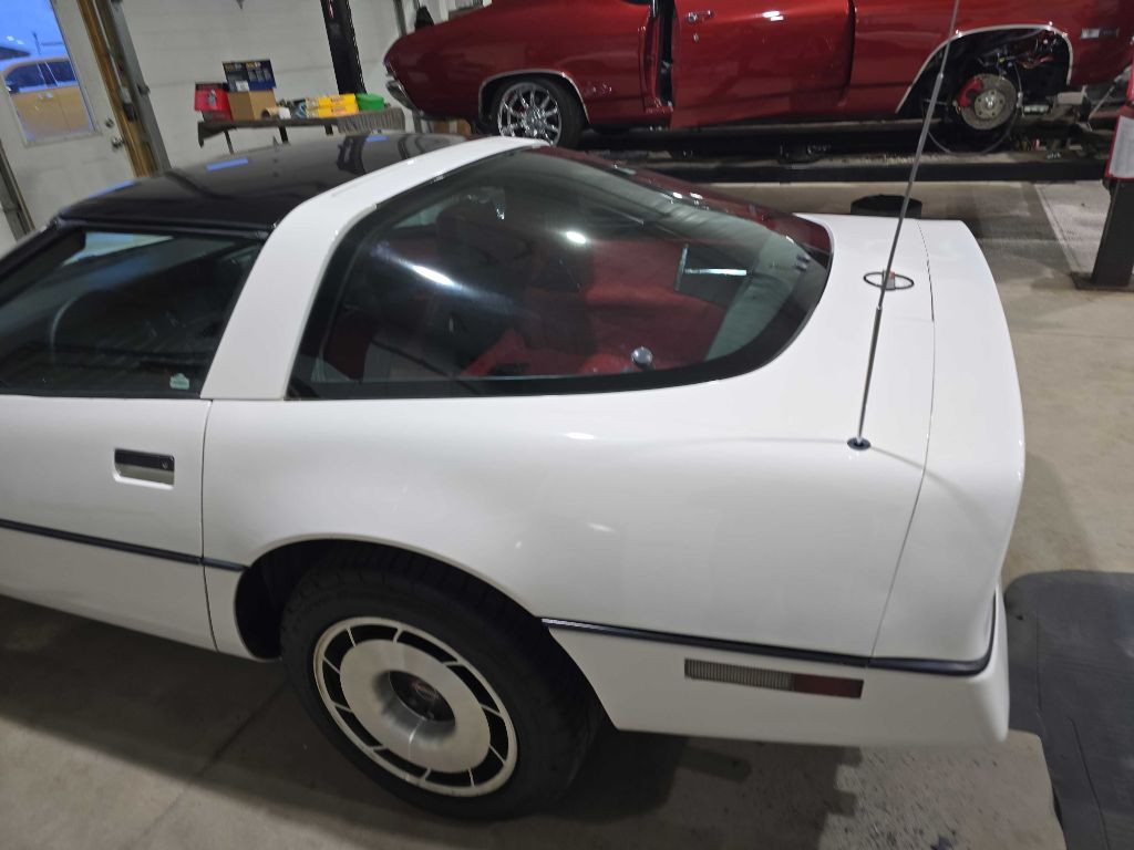 1985 Chevrolet Corvette Image 37