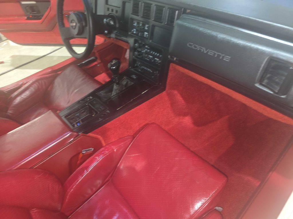 1985 Chevrolet Corvette Image 23